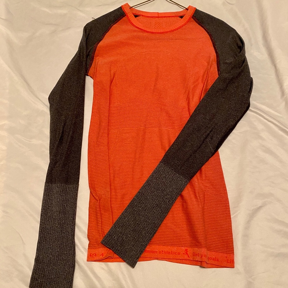 Lululemon long-sleeved workout top